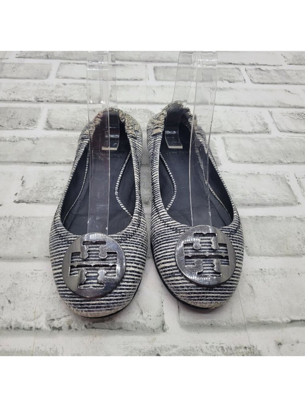 Tory Burch Reva Flats Black White Stripe Snakeskin Silver Medallion Size 6